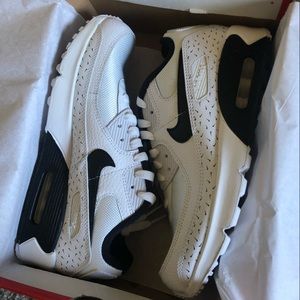 NIB NIKE AIR MAX 90